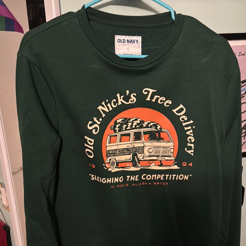 Old Navy Forest Green Holiday Graphic Tee